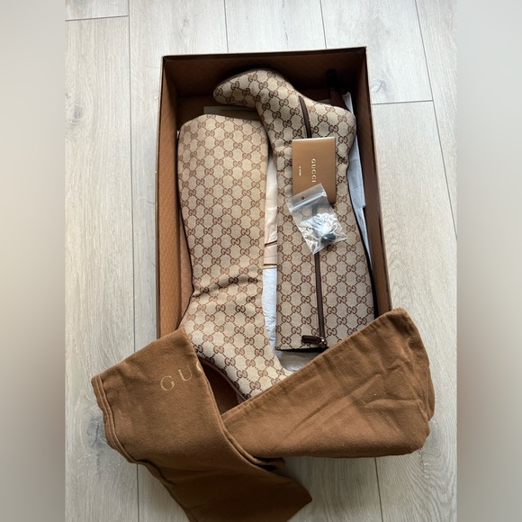 Gucci Beige GG Canvas Monogram Heeled Boots. Size 36 B. Good condition - Picture 14 of 16